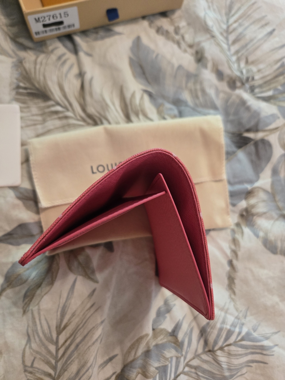 💖 LV Pink Passport Holder Monogram NWT - Picture 12 of 16